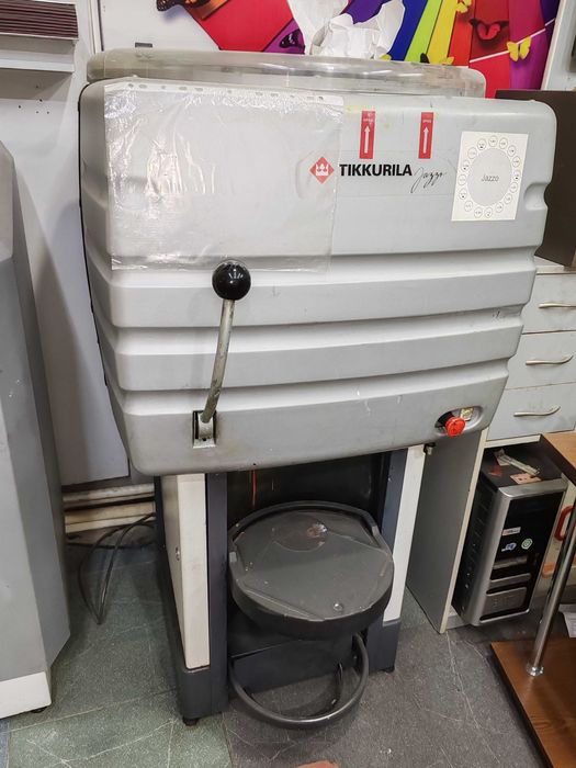 Колеровочная машина и колеровочный шейкер