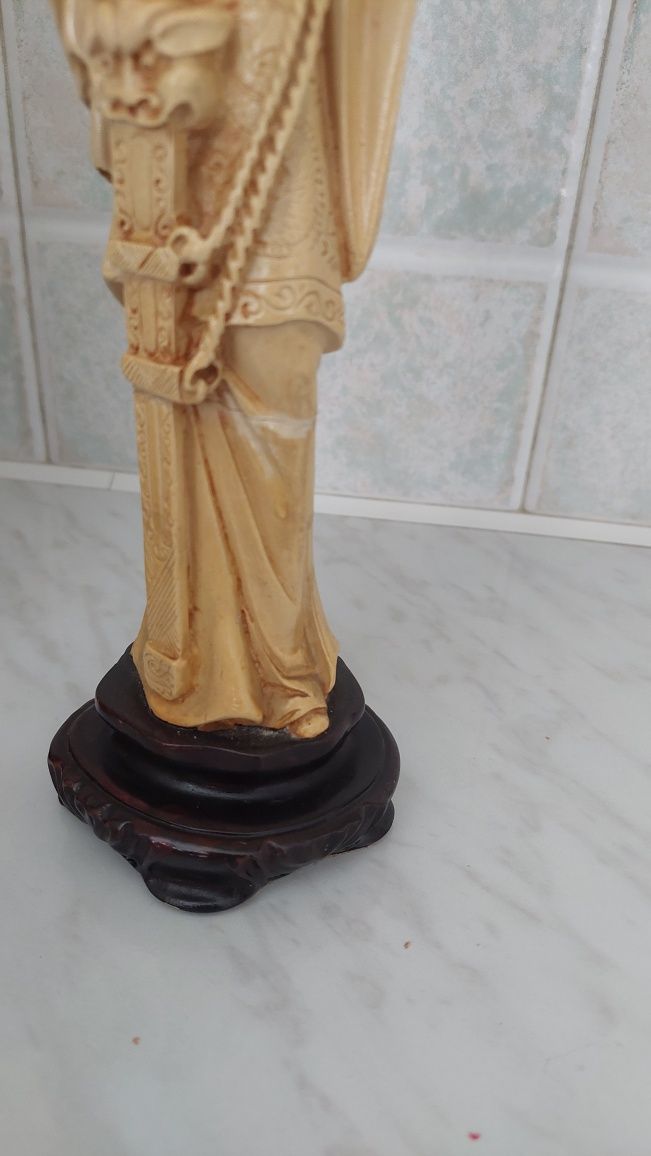 Фигури от алабастър.
