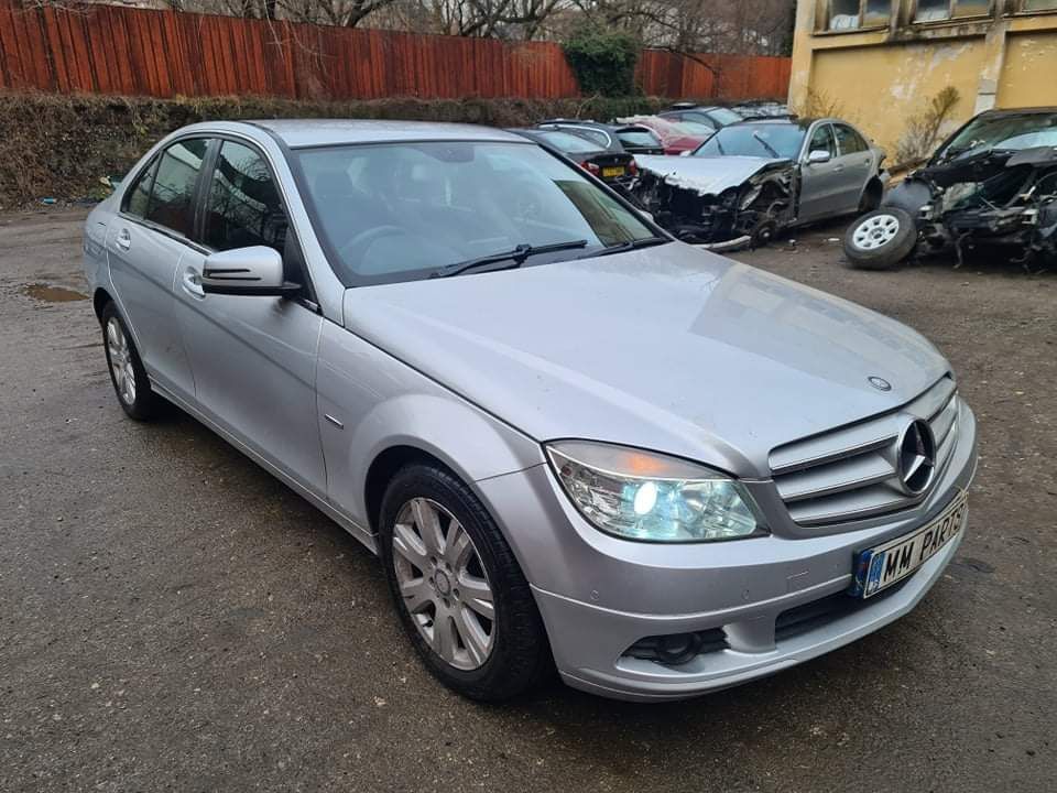 Mercedes W204 C220CDI 170кс  651 Голяма навигация автоматик НА ЧАСТИ!