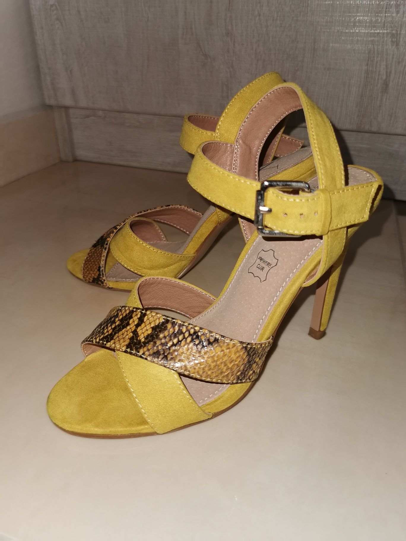 Обувки Wanesa Wu