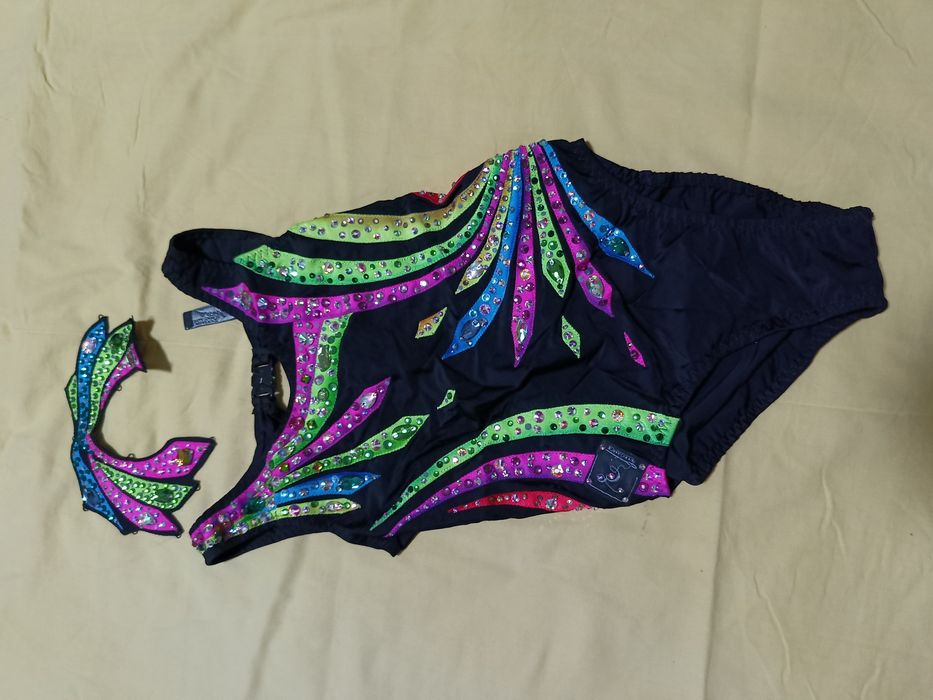 Купальник выступательный