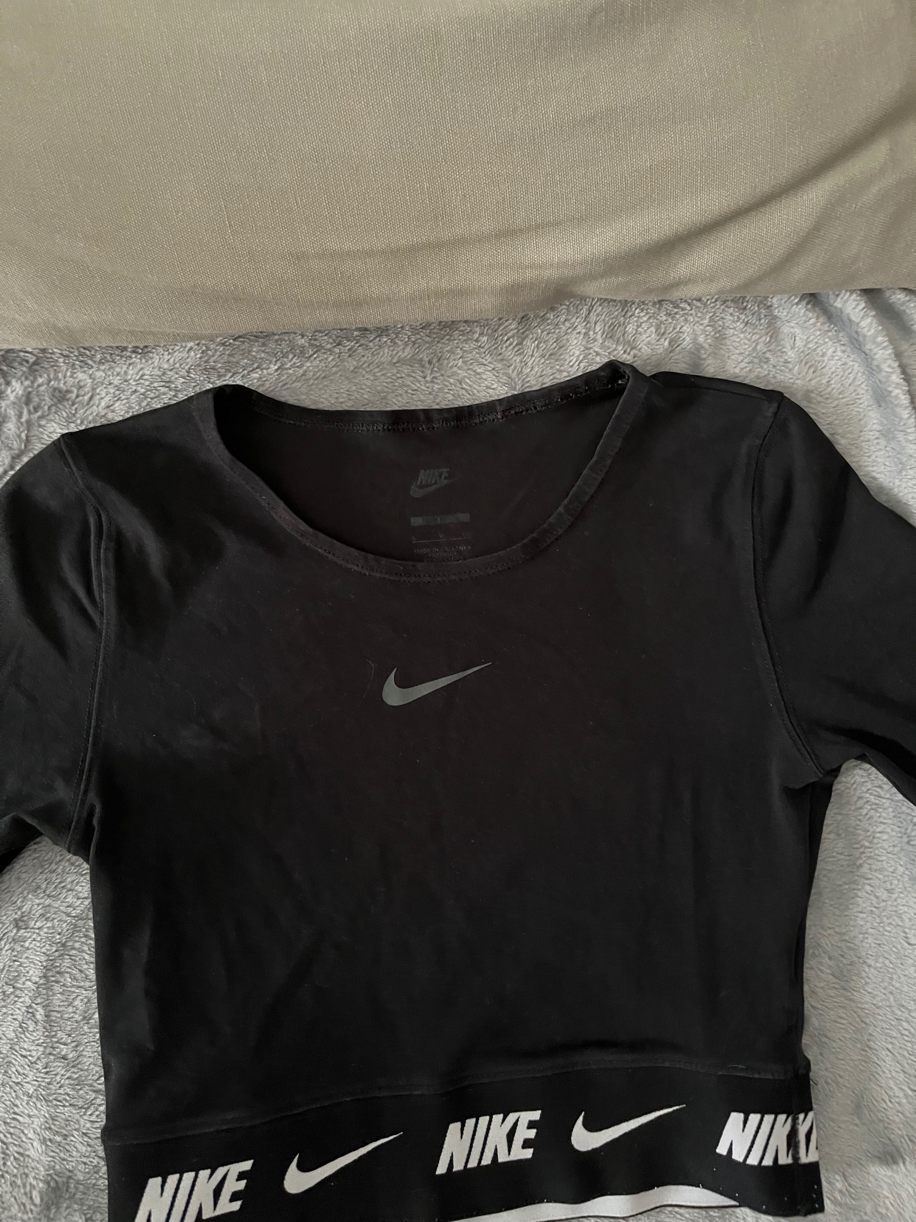 Спортна блуза на Nike
