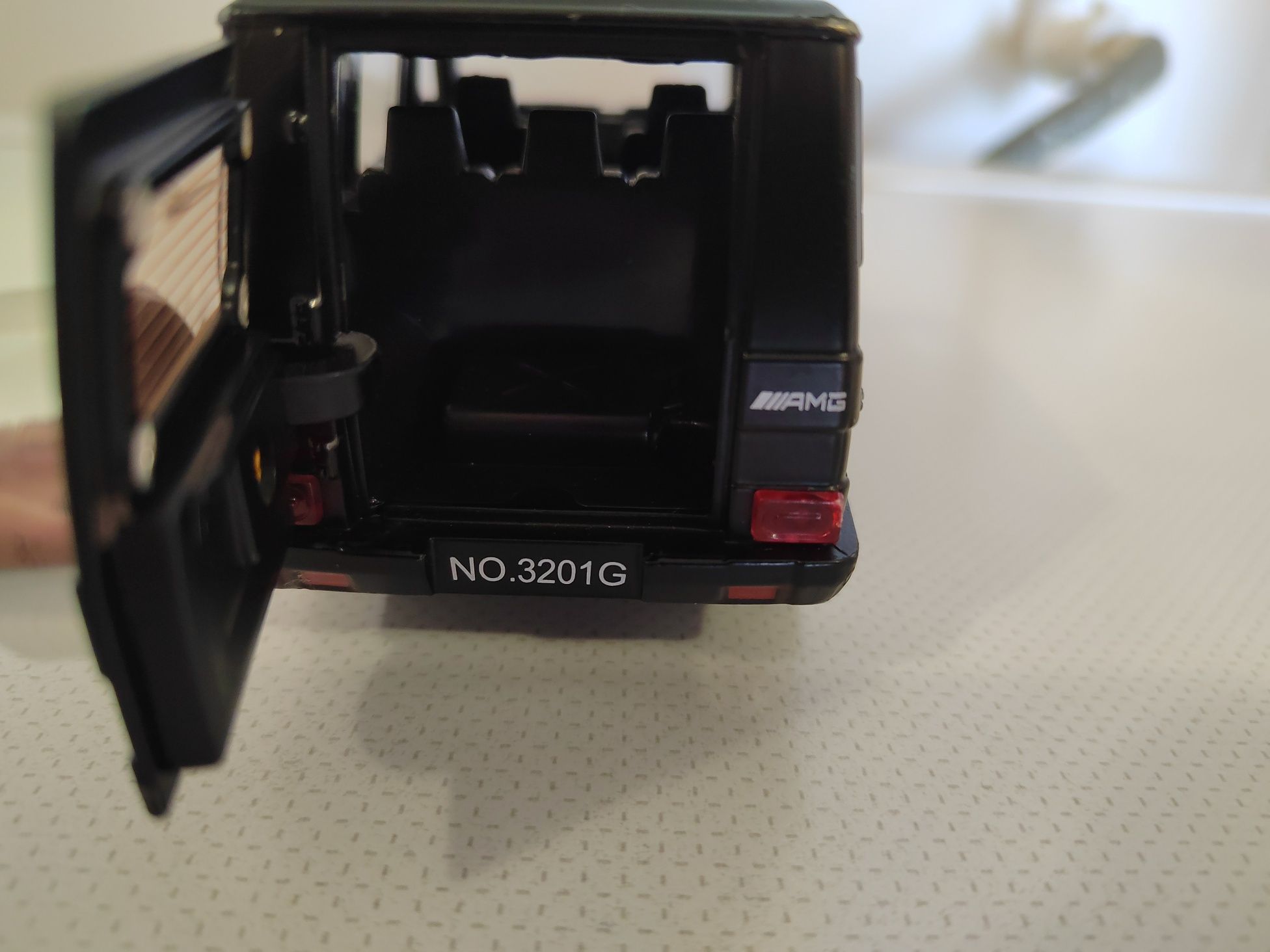 Mercedes - G clasa AMG - мащаб 1 :32 - 12лв