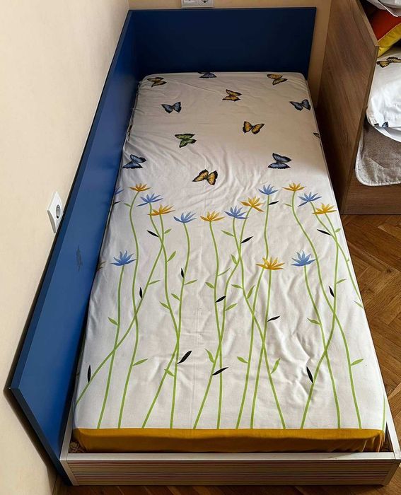 Единично легло с еднолицев матрак