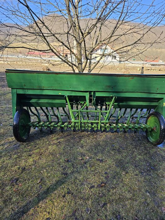 Utilajele: Disc 3.2, semănătoare sup21, Remorca auto, Plug pp3.