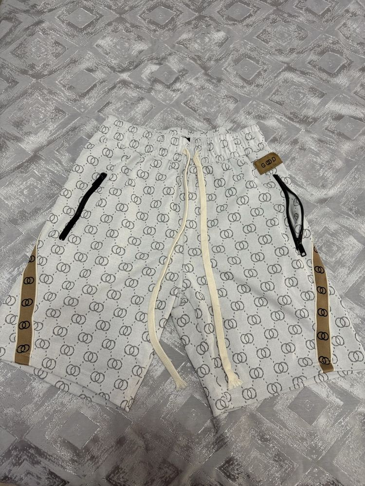 Gucci летен екип L ка