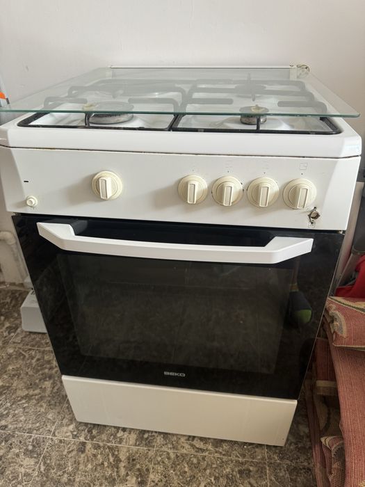 Газ плита от BEKO. Работает