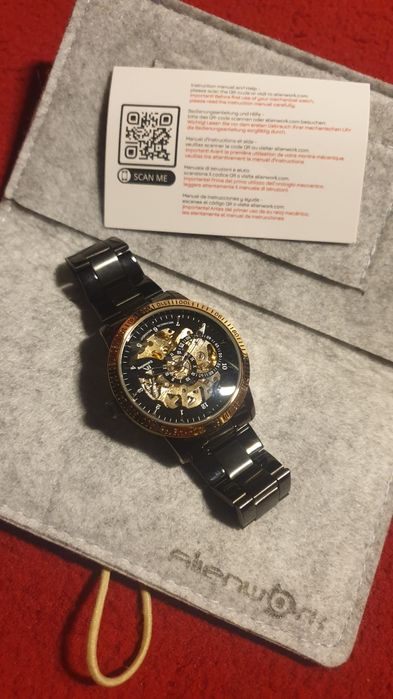 Ceas mecanic automat Alienworks