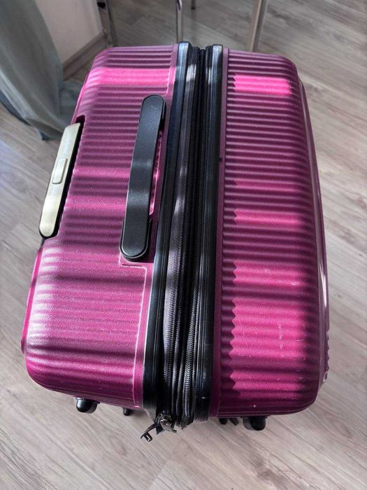 Бордово твърд куфар – Regent – 100 лв