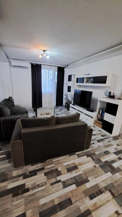 Продава се Тристаен апартамент в Пловдив, Център - 98 кв.м за 2051 €/кв.м - Снимка #1