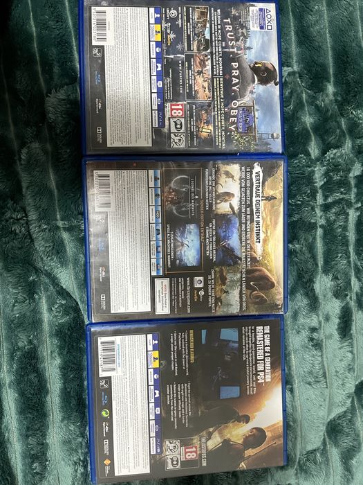 PS4 slim 1TB + 1 maneta + 3 jocuri