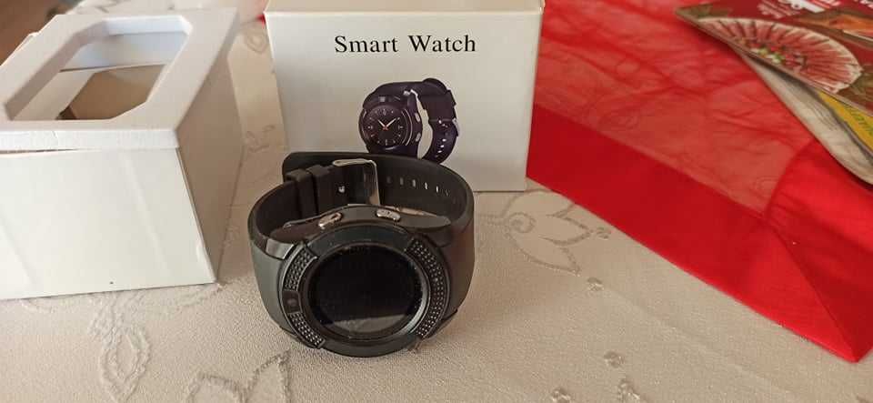 Часовници 2 бр Smart Watch без батерия.