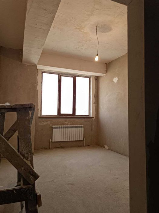 Срочно продается 2х квартира новостройка 67м2 на 2 этаже