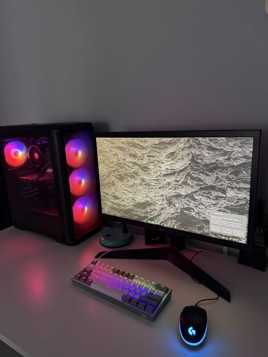 Vand setup complet de gaming PC-Monitor-Tastatura-Mouse