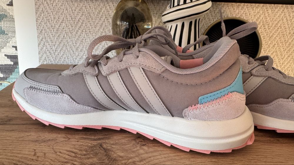 Дамски маратонки Adidas номер 37 1/3