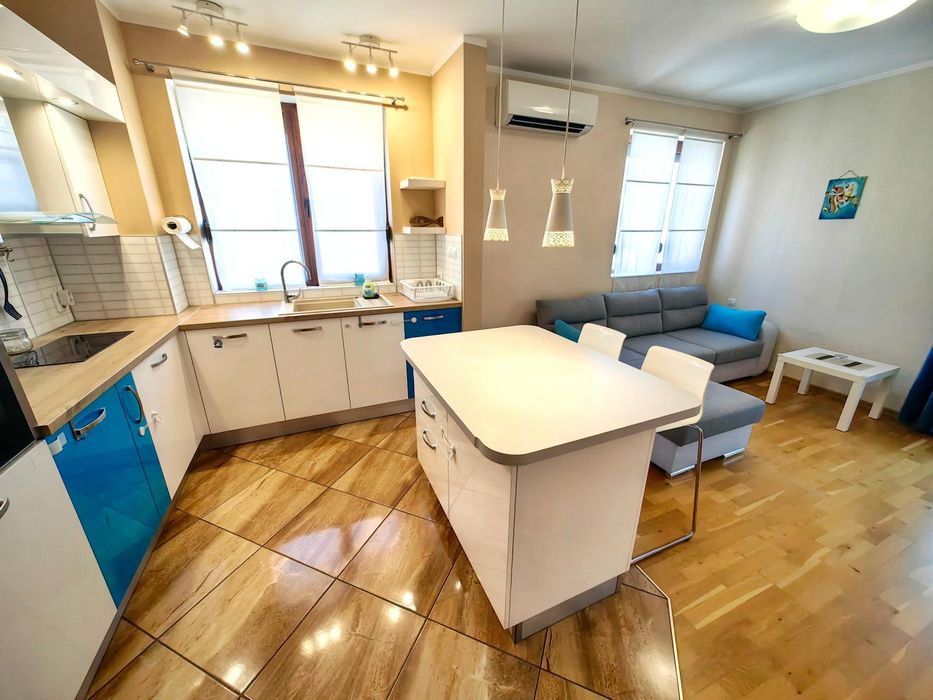 Дава се под наем Двустаен апартамент в Пловдив, Тракия - 80 кв.м за 425 € - Снимка #1