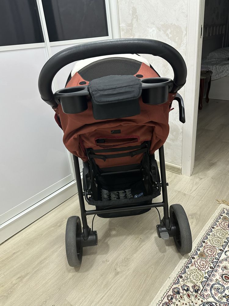Продается коляска Joie. Состояние отличное