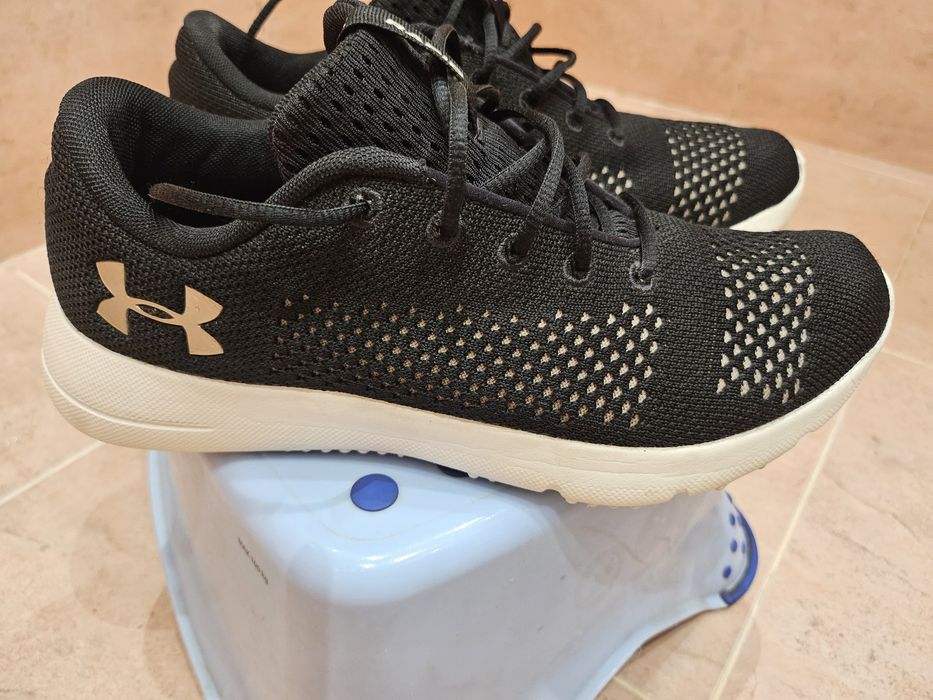 Дамски маратонки Under Armour