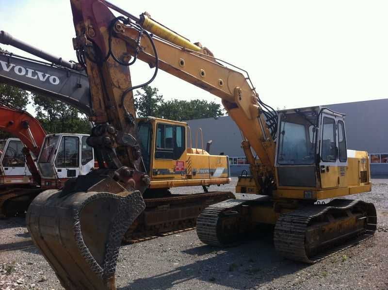 Dezmembram excavator Liebherr R912