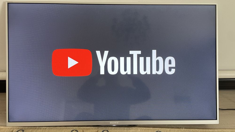 Телевизор SONY smart tv.