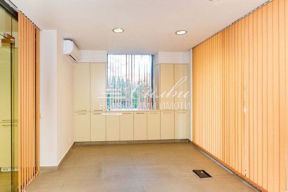 Продава се МАГАЗИН в централната част на града