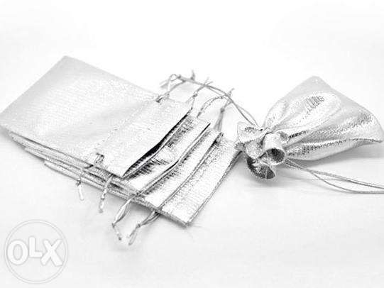 Сребристи опаковъчни торбички за бижута и други подаръци