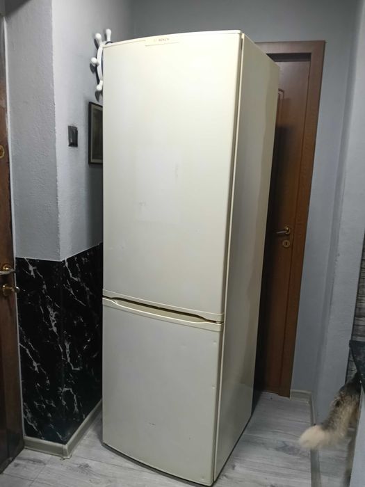 Vând frigider folosit ,stare buna