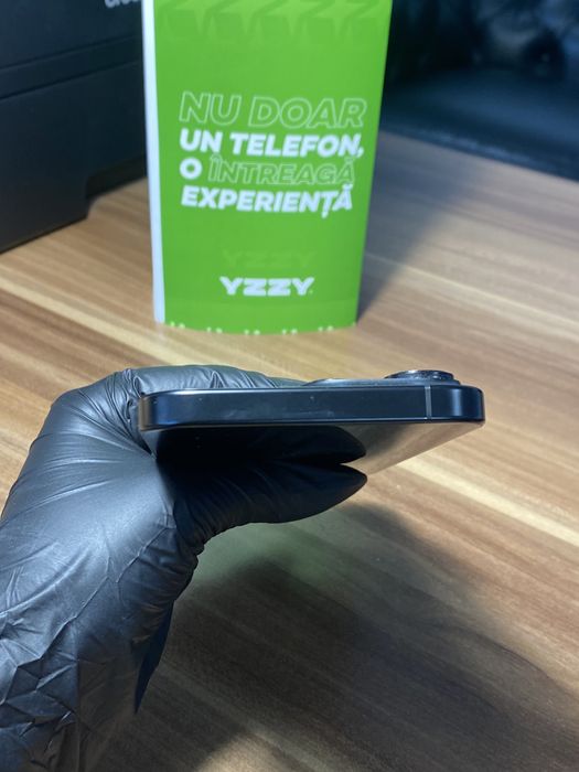 iPhone 16 Pro Max • 256 GB • Black Titanium