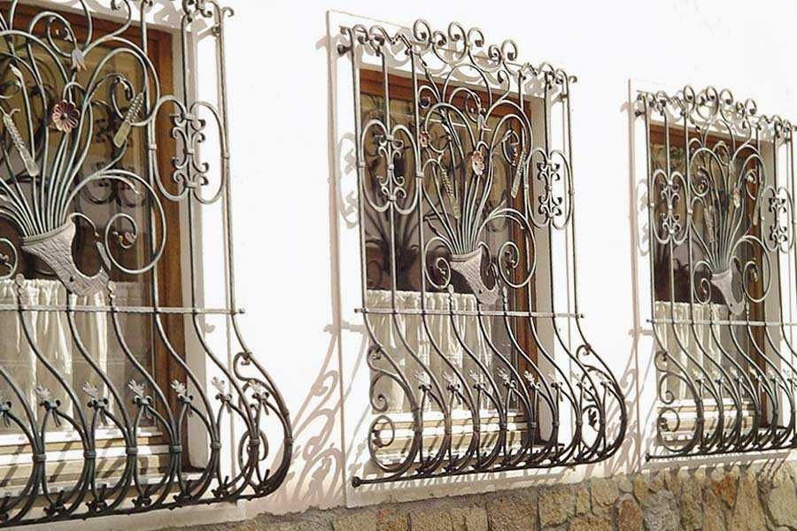 Решетки, навесы,двери , ворота, перила металлические изготовление