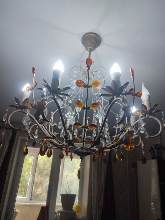 Продам люстру...