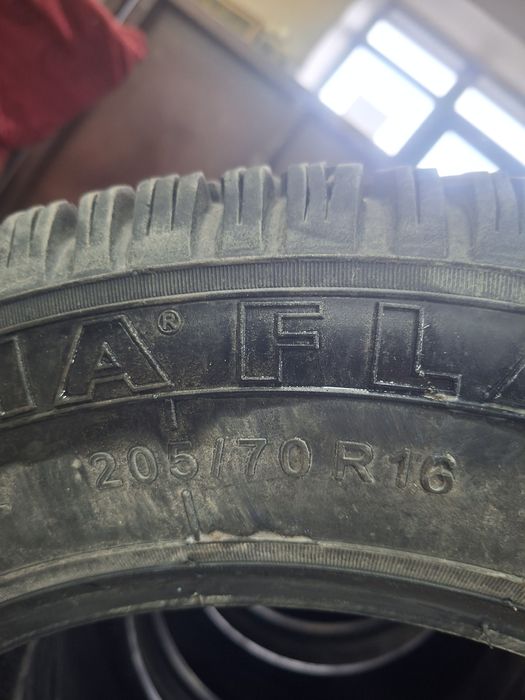 Продам шины от нивы