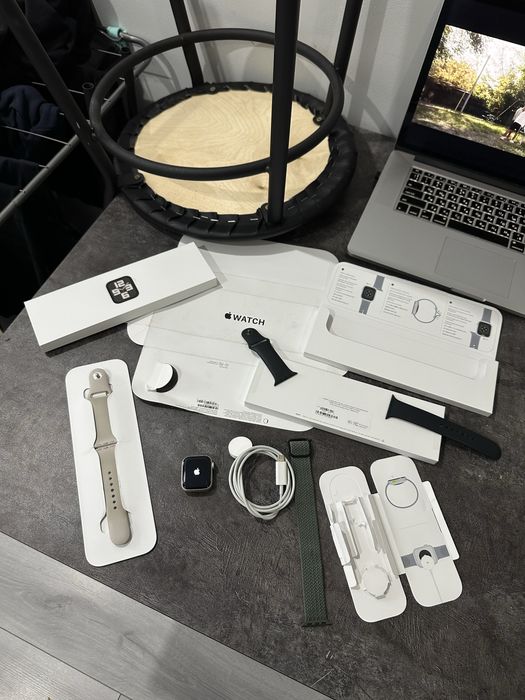 Apple Watch SE ( 2‑го поколения) Эйпл Уатч СЕ Почти новый Идеально