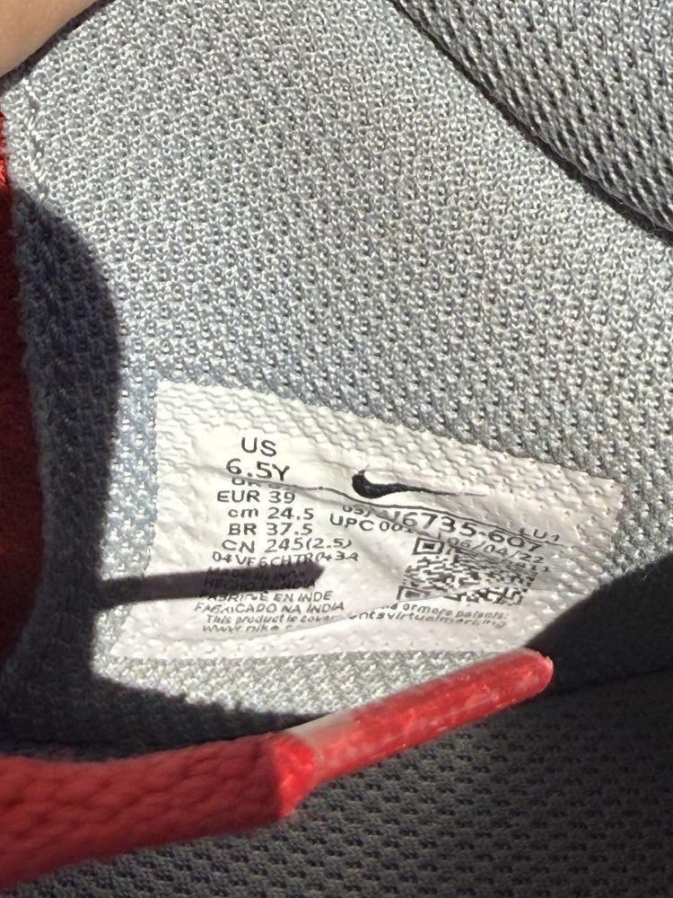 Nike обувки 39номер