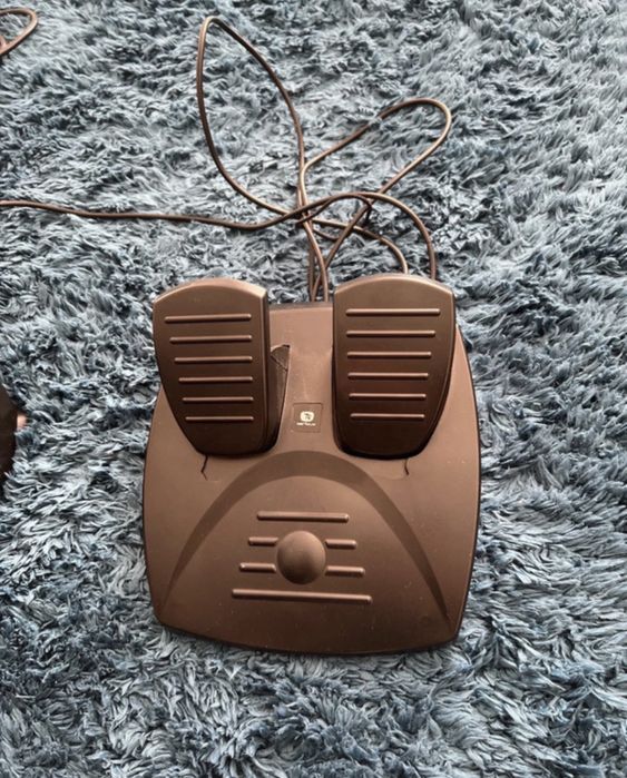 Consola de tip volan cu pedale, Serioux