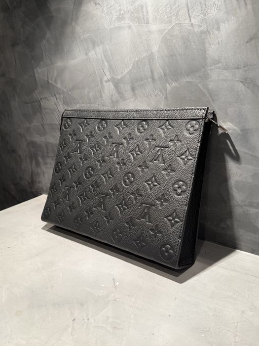 КАТО ЧИСТО НОВ Louis Vuitton Clutch