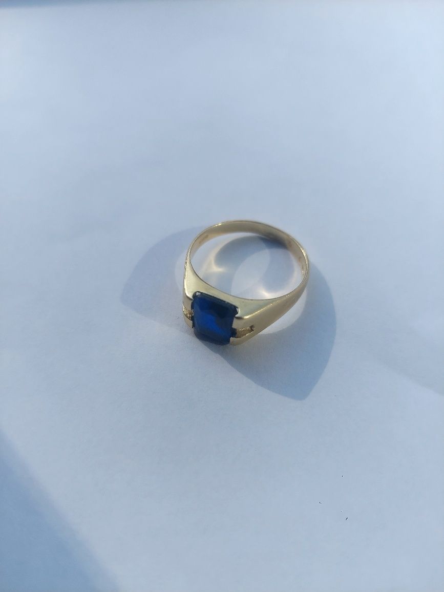 Inel barbati aur 14k cu piatra spinel culoare albastru safir