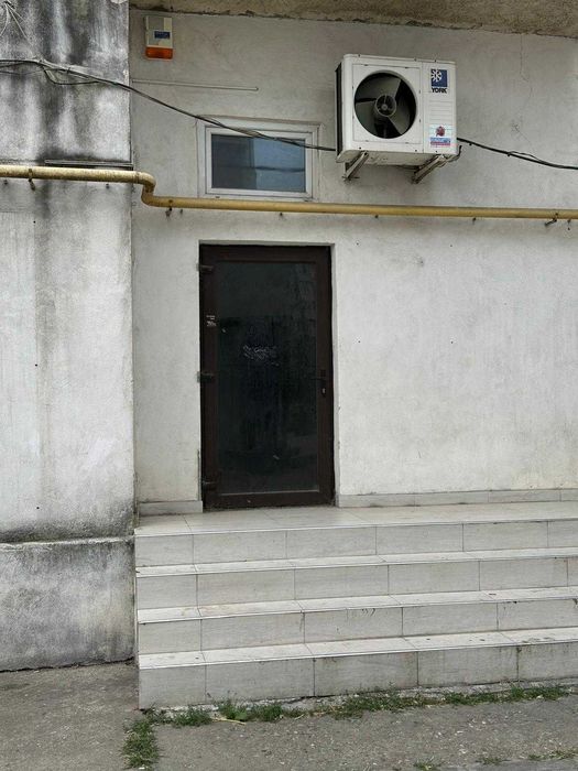 Spațiu comercial de închiriat – 336 mp + subsol + parcare