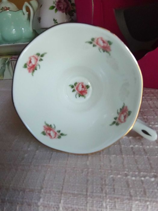 Нов сет за кафе/чай Royal Albert Polka Rose