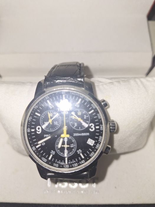 Часовник Тиссот като нов е.