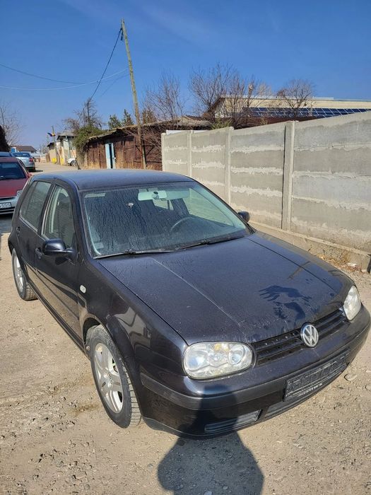Capota/Bara fata/Usa fata/Usa spate/Stop Volkswagen Golf 4 1.6 fsi