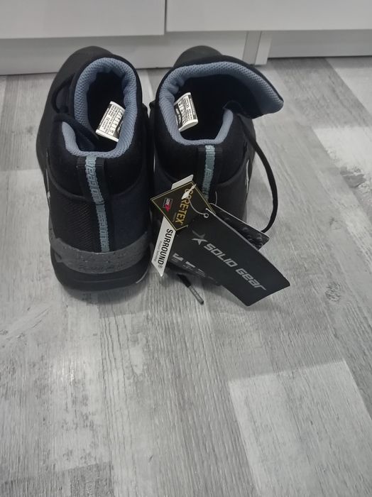 Bocanci cu bombeu metalic, mărime 42,noi cu eticheta