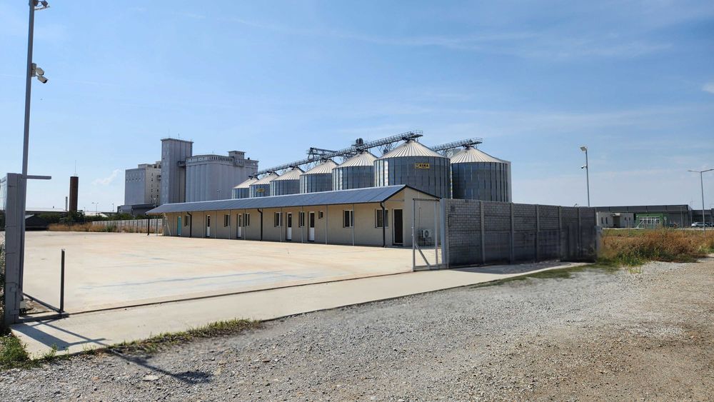 Platforma industriala betonata 4000 mp cu Birouri si hala Santandrei