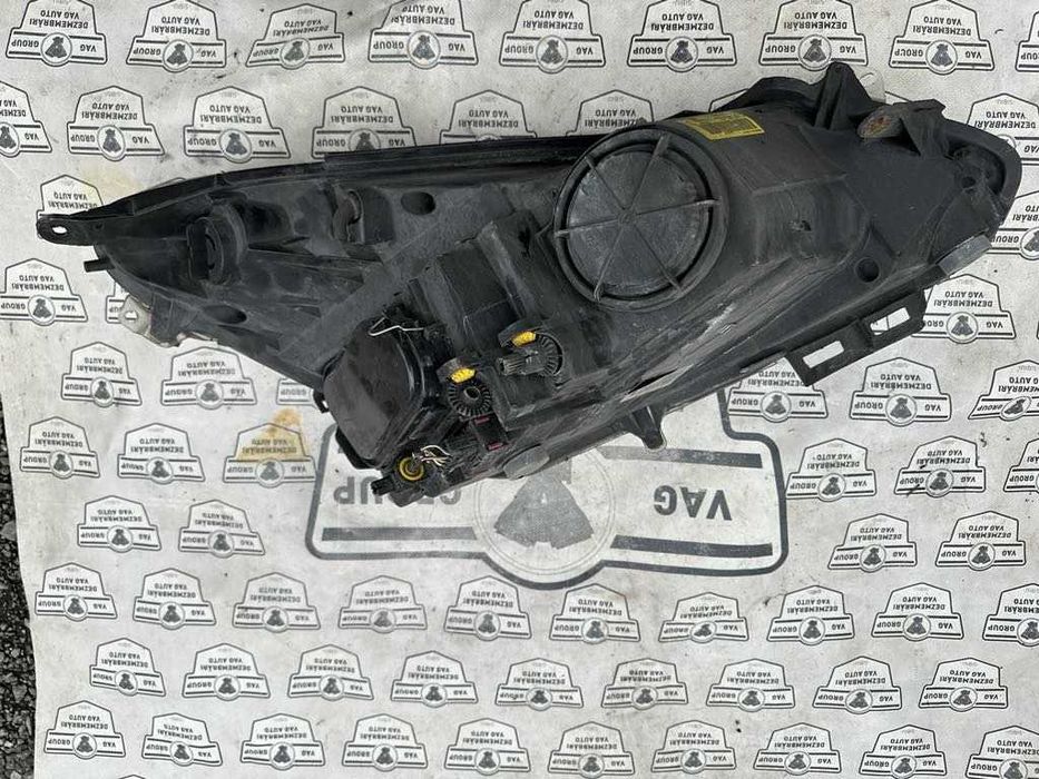 Far Stanga Opel Corsa D Model 2006-2014 cod 13186383
