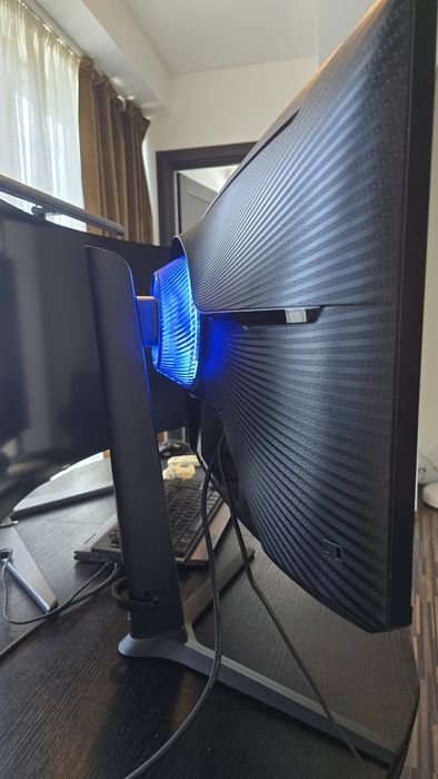 Monitor Samsung Odyssey G7 28' 4k 144hz office/gaming