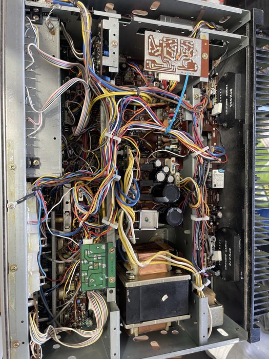 Vând amplituner Siemens RS555 necesită recondiționare. Preț bun!!!