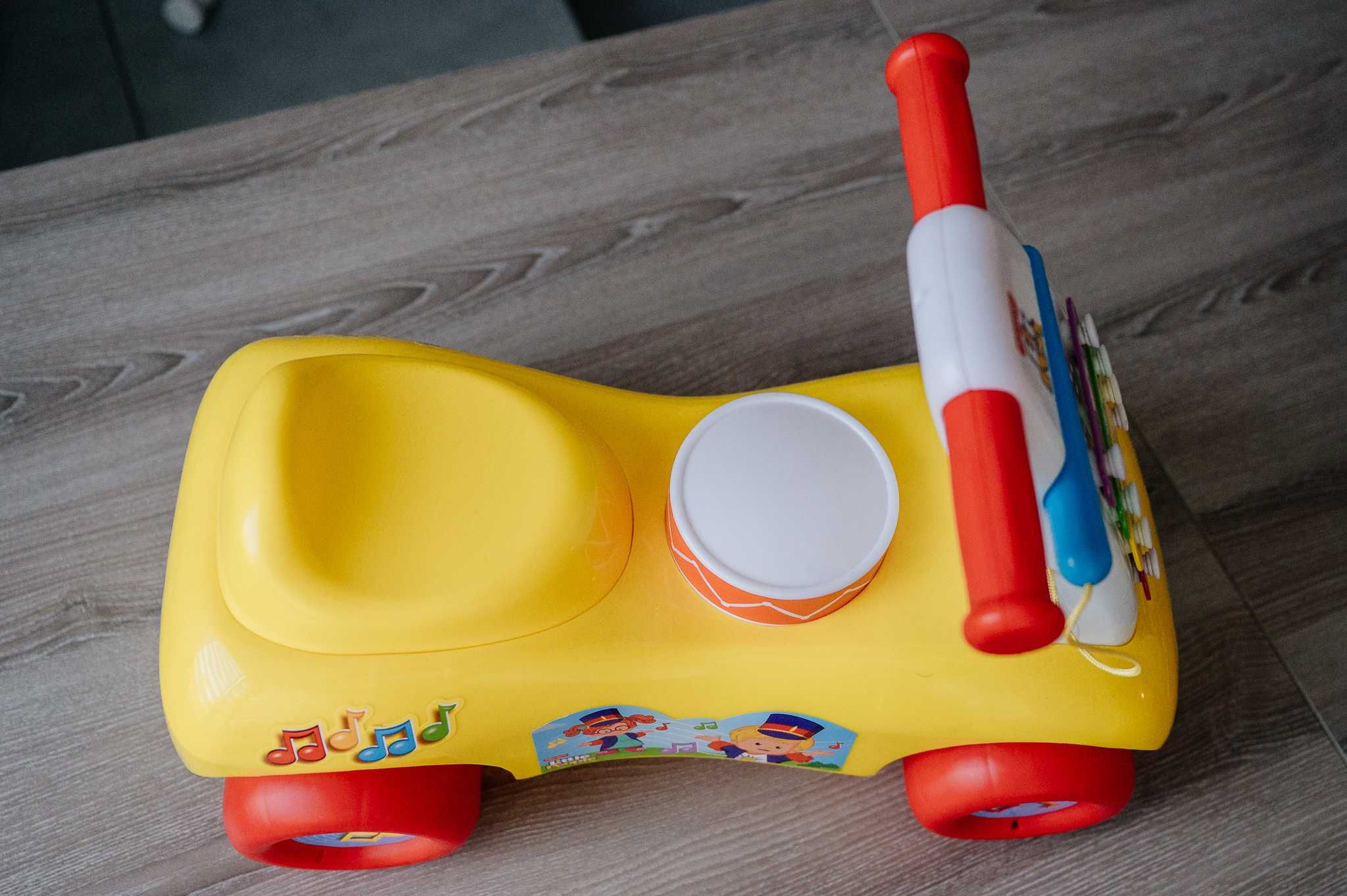 Камионче за бутане Fisher Price