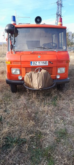 vând Mercedes 407