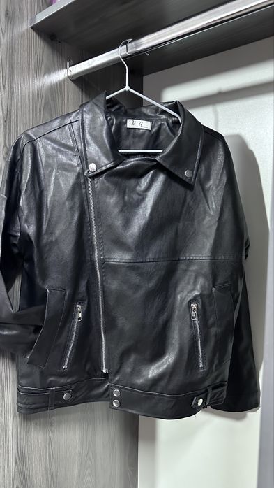 Продаю куртку в отличном состоянии