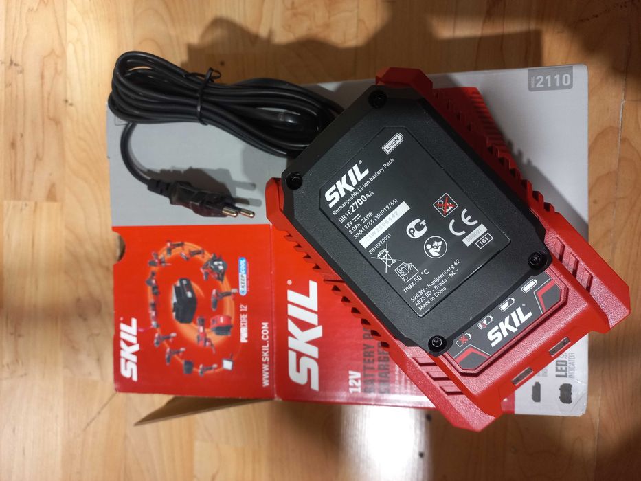 Incarcator si baterie SKIL 12V 2Ah PWRCORE 12