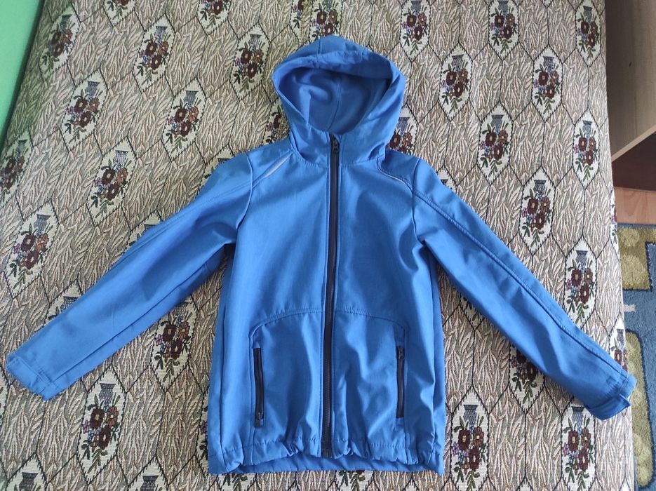 Продавам детски якета 134-140см., 146-152см.